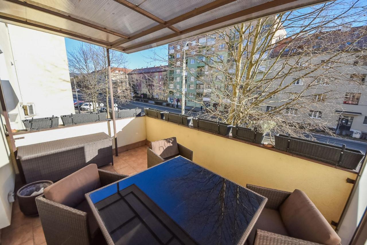 City Komfort Terrace Kosice Bagian luar foto